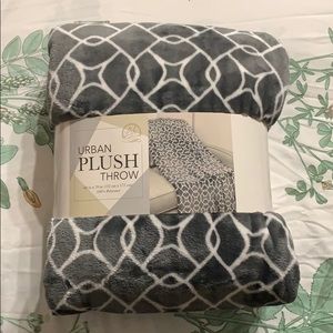 Urban plush throw blanket